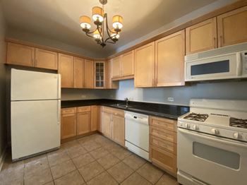 Large kitchen with plenty of storage space
