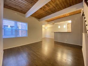 Chicago apartment for rent - Beautiful living room with rich wood flooring and high ceilings