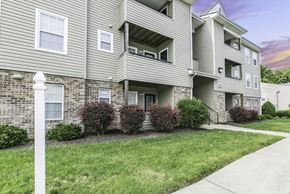 Richmond apartment for rent - Nicely maintained exterior buildings