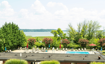 Beautiful potomac river views at bridgeyard in alexandria, va