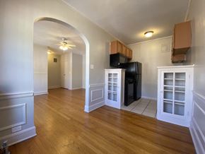 Chicago apartment for rent - Rich wood flooring - Helen Dunbar Studio