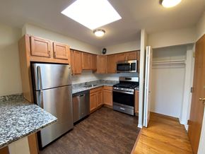 Chicago apartment for rent - Bright and Welcoming Kitchen