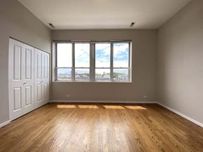 Chicago apartment for rent - Bright bedrooms with plenty of natural light