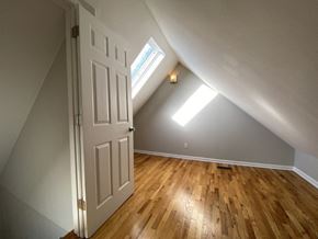 Chicago apartment for rent - Authentic bedroom