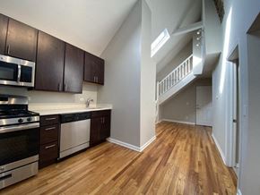Chicago apartment for rent - Unique interior spaces