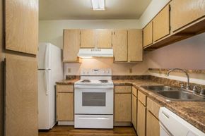 Albuquerque apartment for rent - Spacious kitchen with all white appliances
