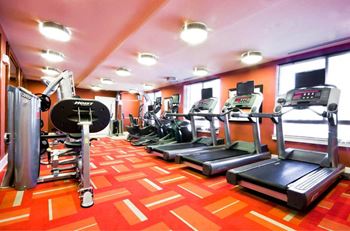 Large fitness center makes workouts easy to work into your schedule