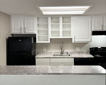 Eat-in kitchen