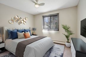 Minneapolis apartment for rent - Master Bedroom at 2800 Girard Apartments, Minneapolis, 55408