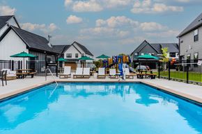 Blaine townhouse for rent - Sparkling Pool at Foxtail Hollow Townhomes, Blaine