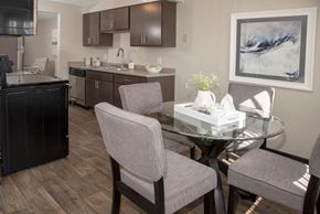 West Saint Paul apartment for rent - one plus den model, dining and kitchen