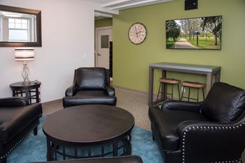 Laundry lounge