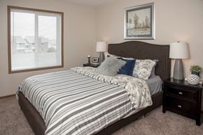 Eagan apartment for rent - Classic 2 bedroom, 1.5 bath, bedroom at Cinnamon Ridge Apartments, Eagan
