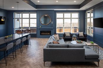 Fireplace lounge