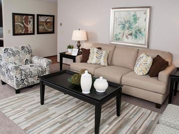 Saint Paul apartment for rent - a living room with a couch and a table