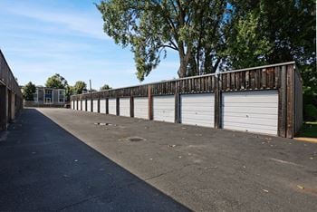 Detached garage