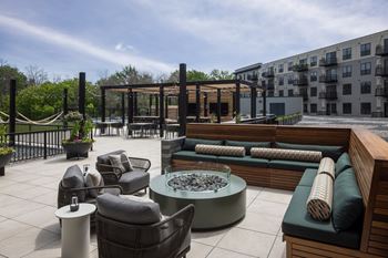 Gas firepit