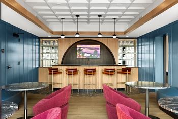 Entertainment lounge