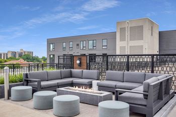 Courtyard firepit lounge