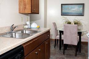 Minneapolis apartment for rent - 2416 Blaisdell apartments uptown kitchen