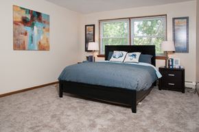Minneapolis apartment for rent - 2416 Blaisdell apartments uptown large bedroom