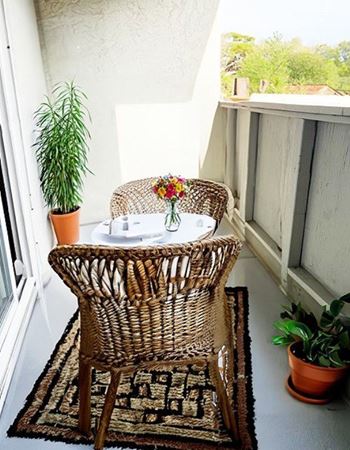 Private patio/balcony