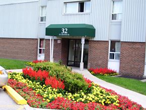 North York apartment for rent - 32 st dennis entrance