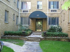 Toronto apartment for rent - A building with the number 447 on it.