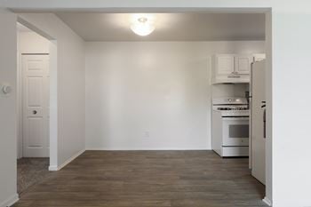 Eat-in kitchen