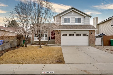 Floor plan for 5 beds, 3 baths, 1948 sqft