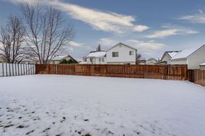 Clinton apartment for rent - yard