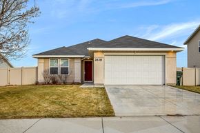 Kuna apartment for rent - A house with the number 2638 on the front door.