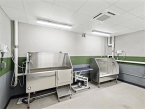 Atlanta apartment for rent - a sterile hospital room with two refrigerators and a table