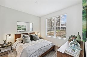 Atlanta apartment for rent - a bedroom with a bed and a window