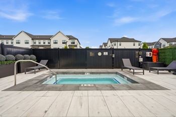 Outdoor spa jacuzzi