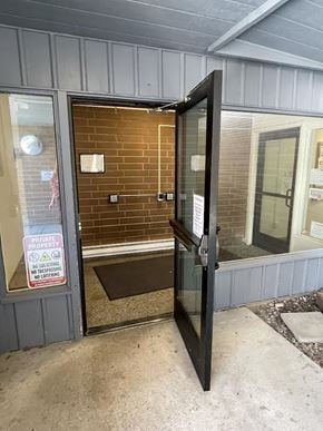 Bozeman apartment for rent - Entrance with Hadi-Cap Associability