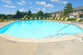 Davison apartment for rent - Swimming Pool and Sun Deck