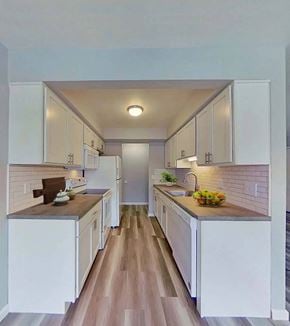 Shelby Twp apartment for rent - Kitchen