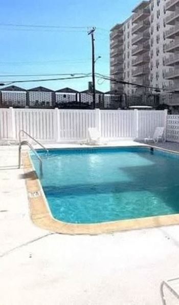 Swimming pool & sauna