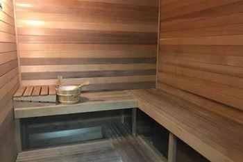 Swimming pool & sauna