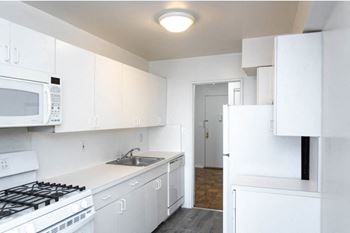 Renovated eat-in kitchen