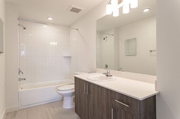 Ceramic bath surround