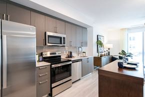 Miami apartment for rent - Platform 3750 Apartment Homes Studio Kitchen