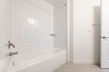 Ceramic bath surround