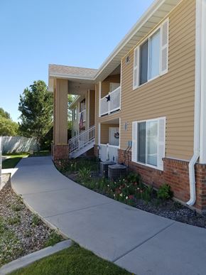 Tremonton apartment for rent - Crown Village Exterior