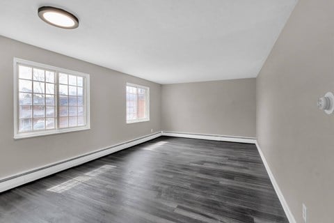 Floor plan for 2 beds, 1 bath, 740 sqft