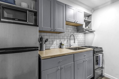 Floor plan for studio, 1 bath, 240 sqft