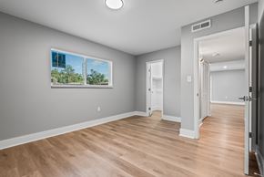 Tallahassee apartment for rent - A room with wooden floors at Serenity Place Central, Florida, 32304
