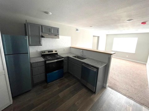 Floor plan for studio, 1 bath, 352 sqft