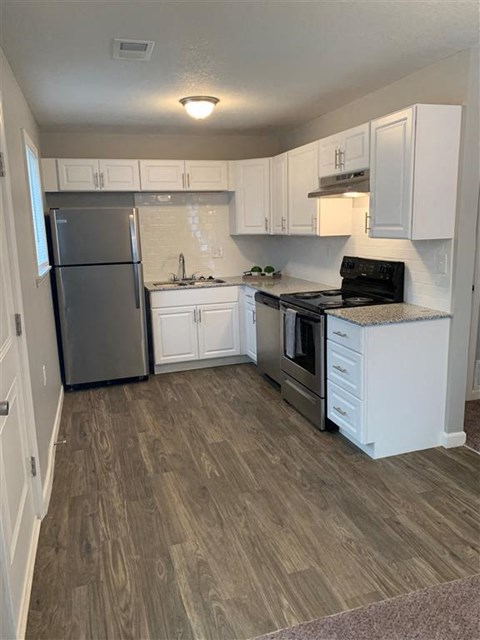 Floor plan for 2 beds, 1 bath, 702 sqft